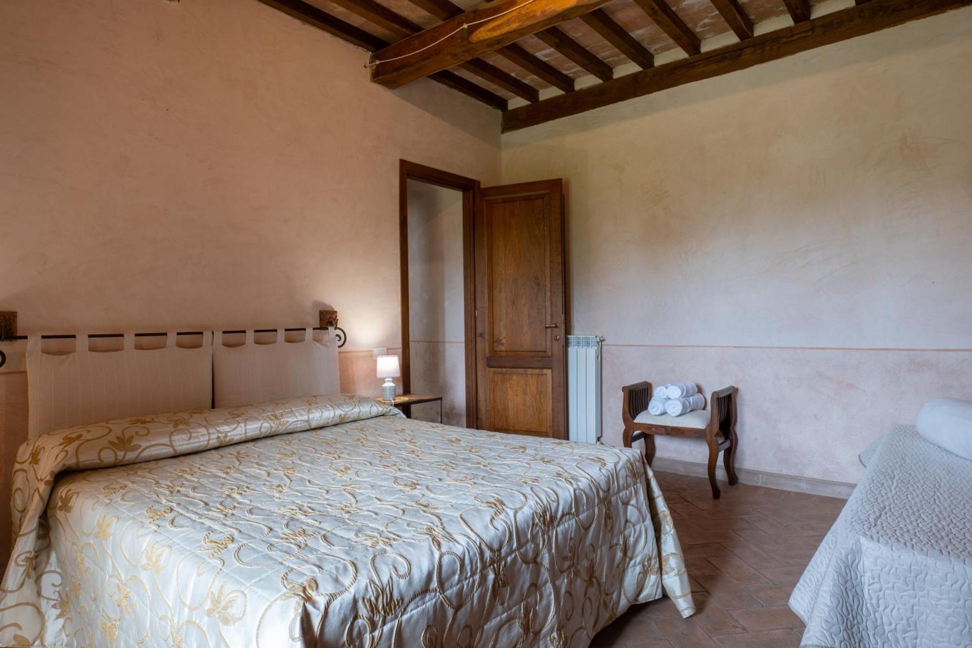 Agriturismo Tenuta Roccaccia ปีติญาโน ภายนอก รูปภาพ