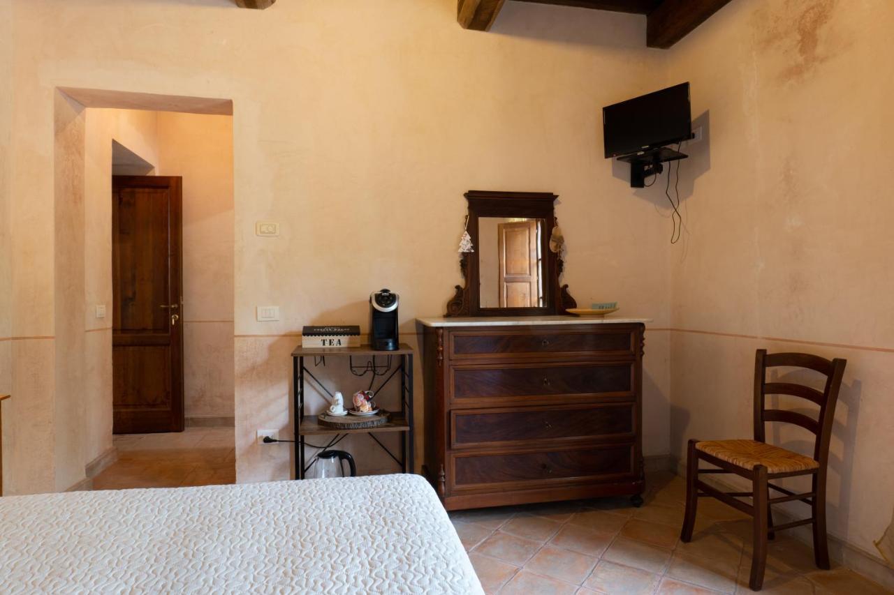 Agriturismo Tenuta Roccaccia ปีติญาโน ภายนอก รูปภาพ