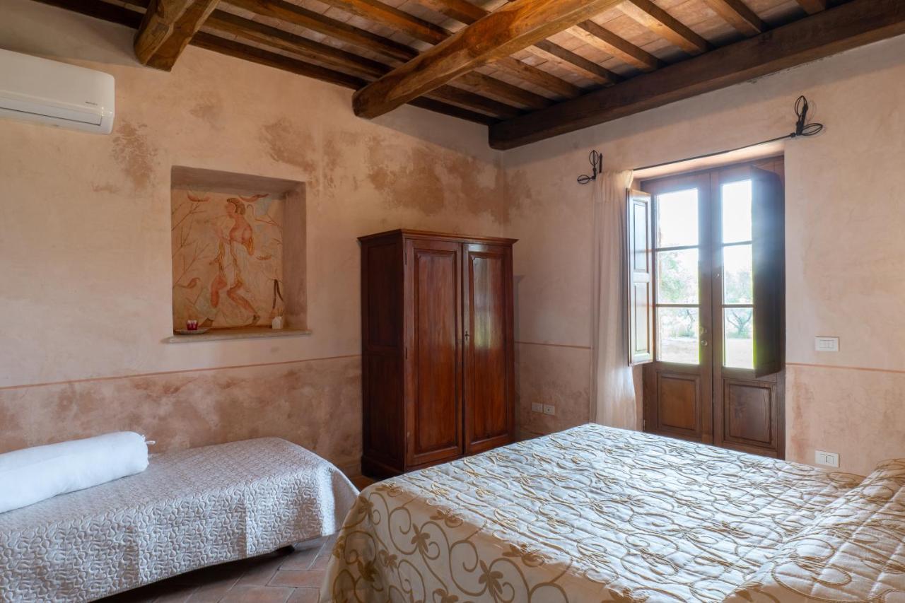Agriturismo Tenuta Roccaccia ปีติญาโน ภายนอก รูปภาพ