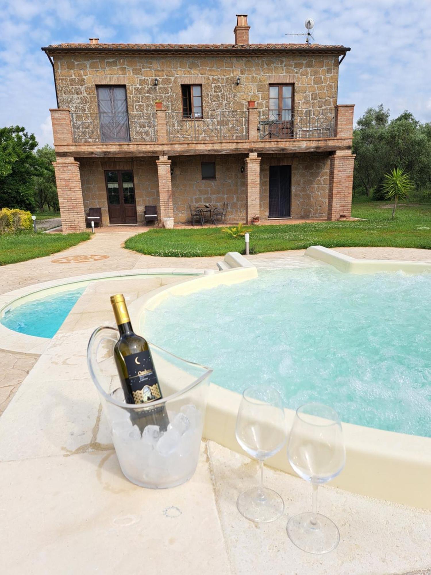 Agriturismo Tenuta Roccaccia ปีติญาโน ภายนอก รูปภาพ