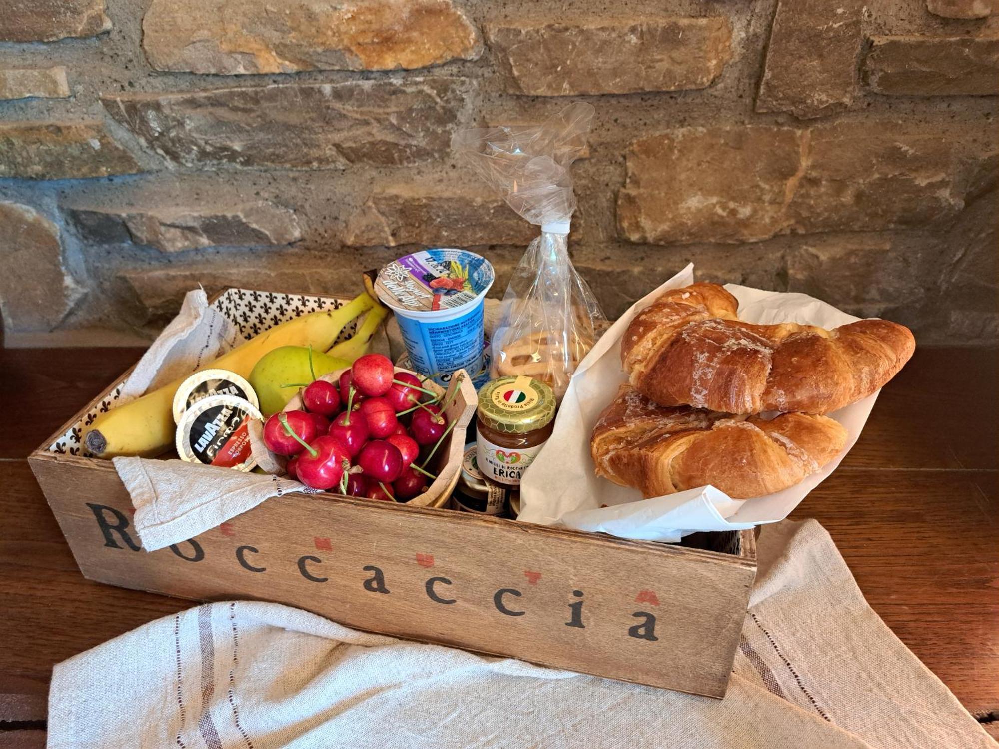 Agriturismo Tenuta Roccaccia ปีติญาโน ภายนอก รูปภาพ